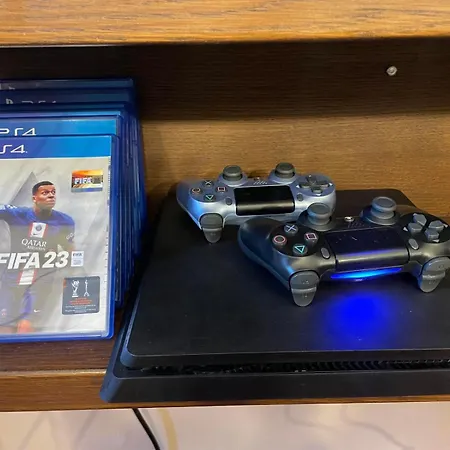 2 Designer Free Parking Spaces דירה *