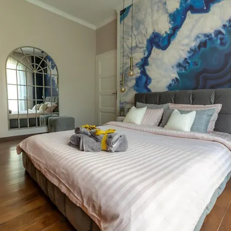 Apartment 2 Designer Free Parking Spaces