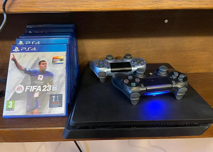 2 Designer Free Parking Spaces アパート *