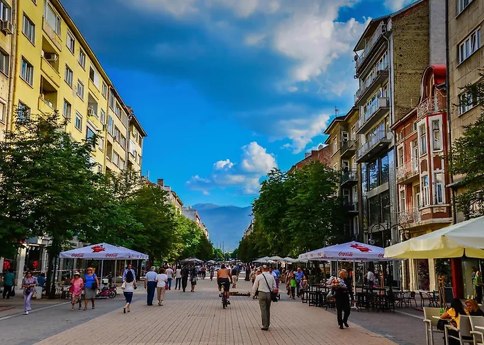 2 Designer Free Parking Spaces ソフィア